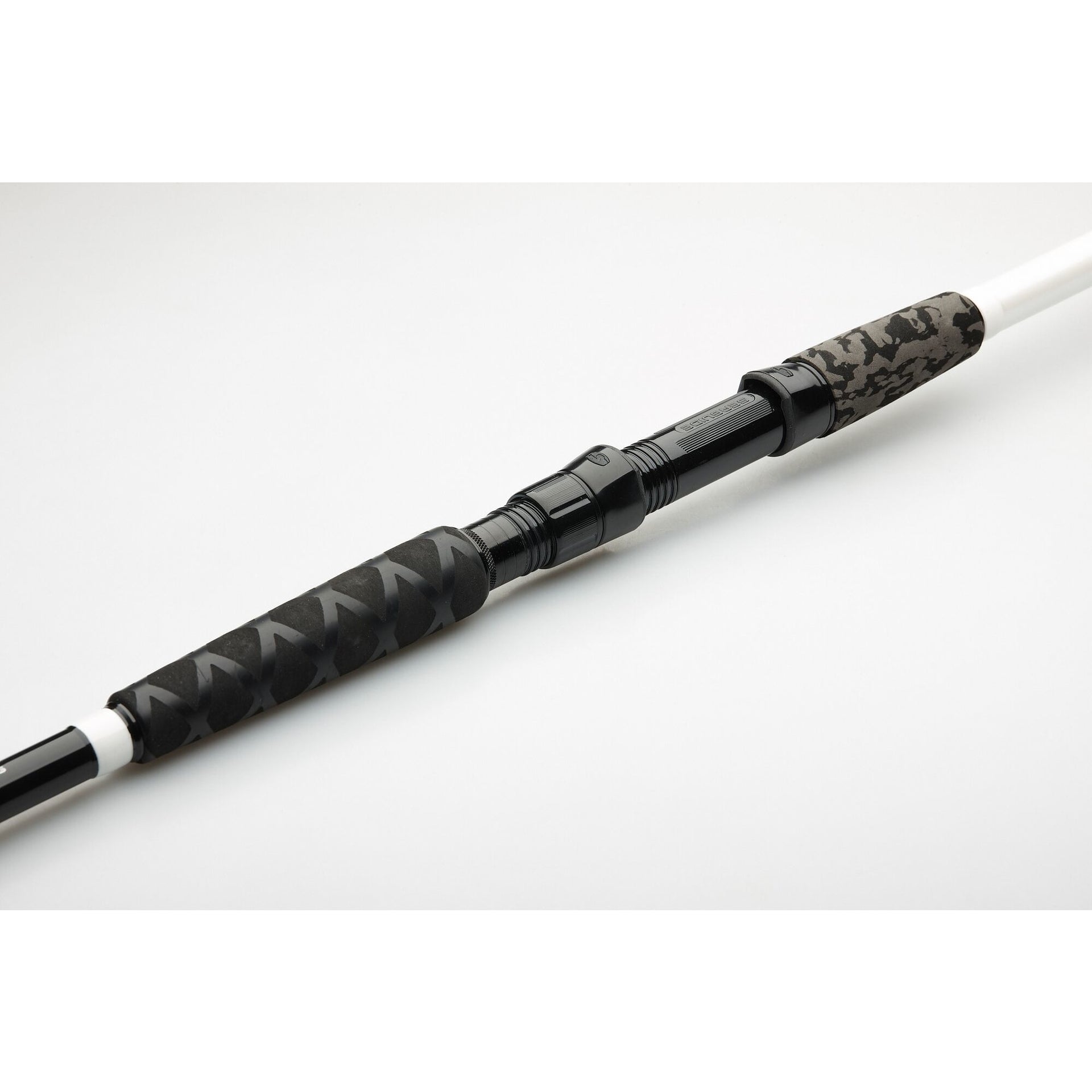MADCAT White Inline Rod
