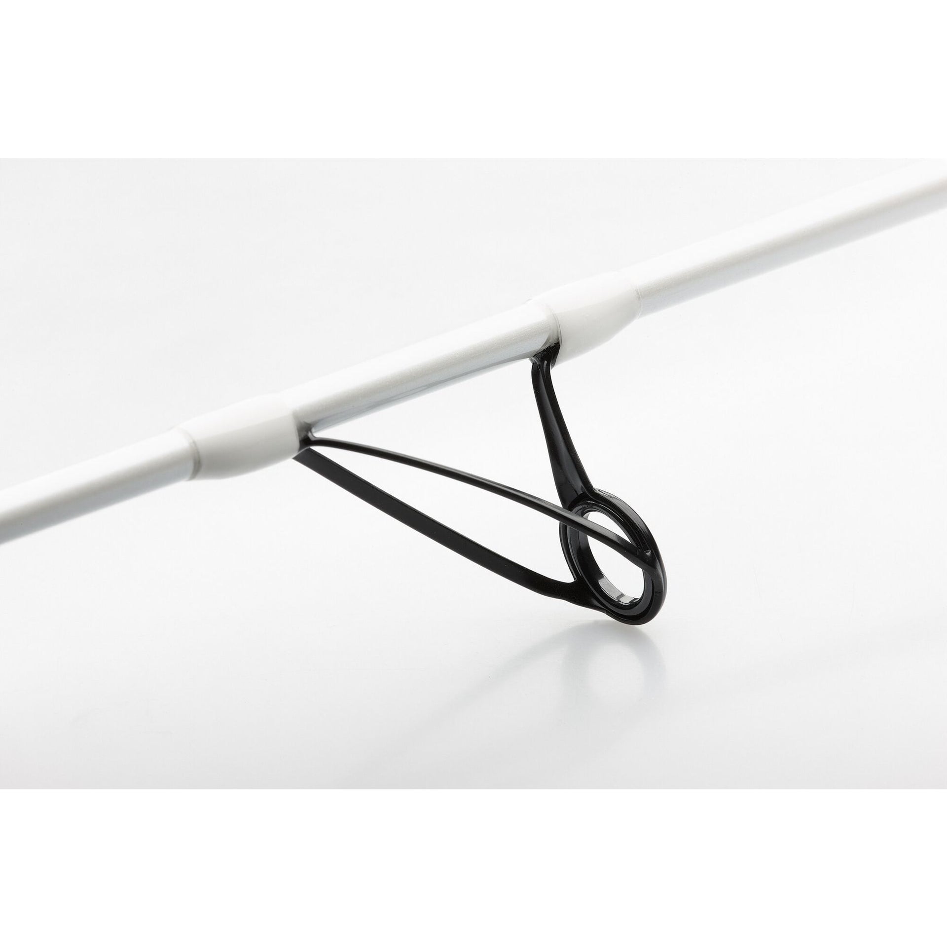 MADCAT White Vertical Rod