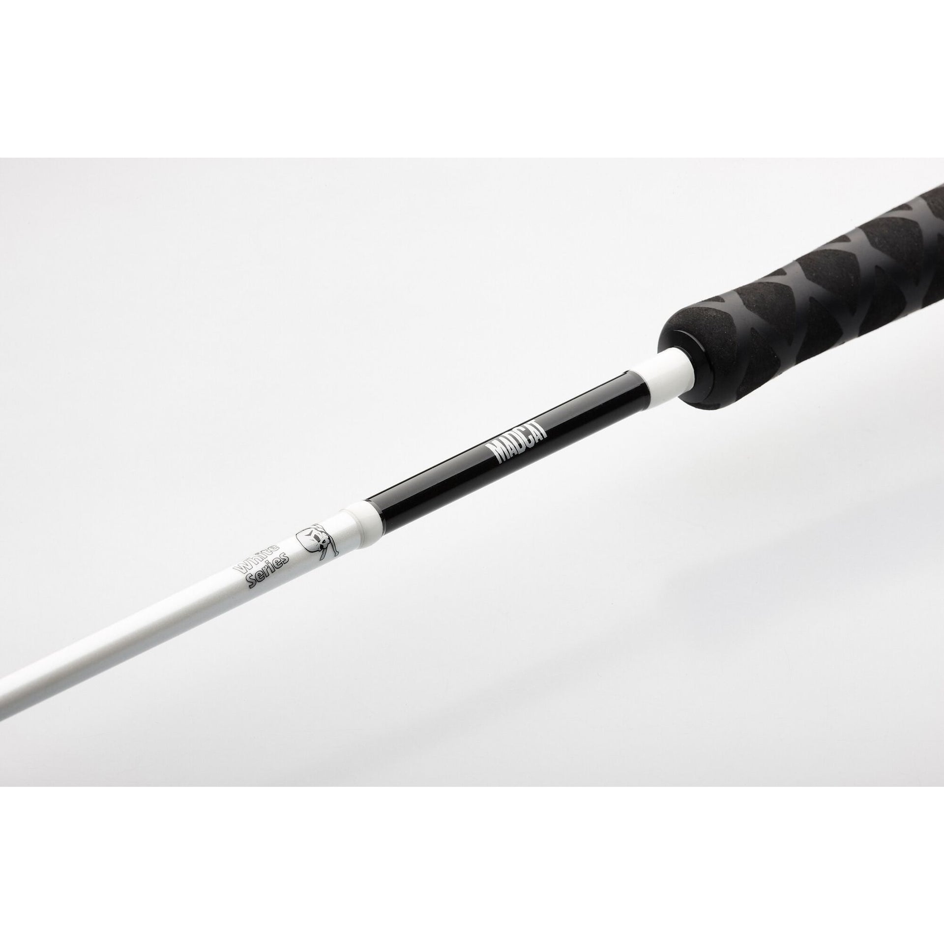 MADCAT White Vertical Rod