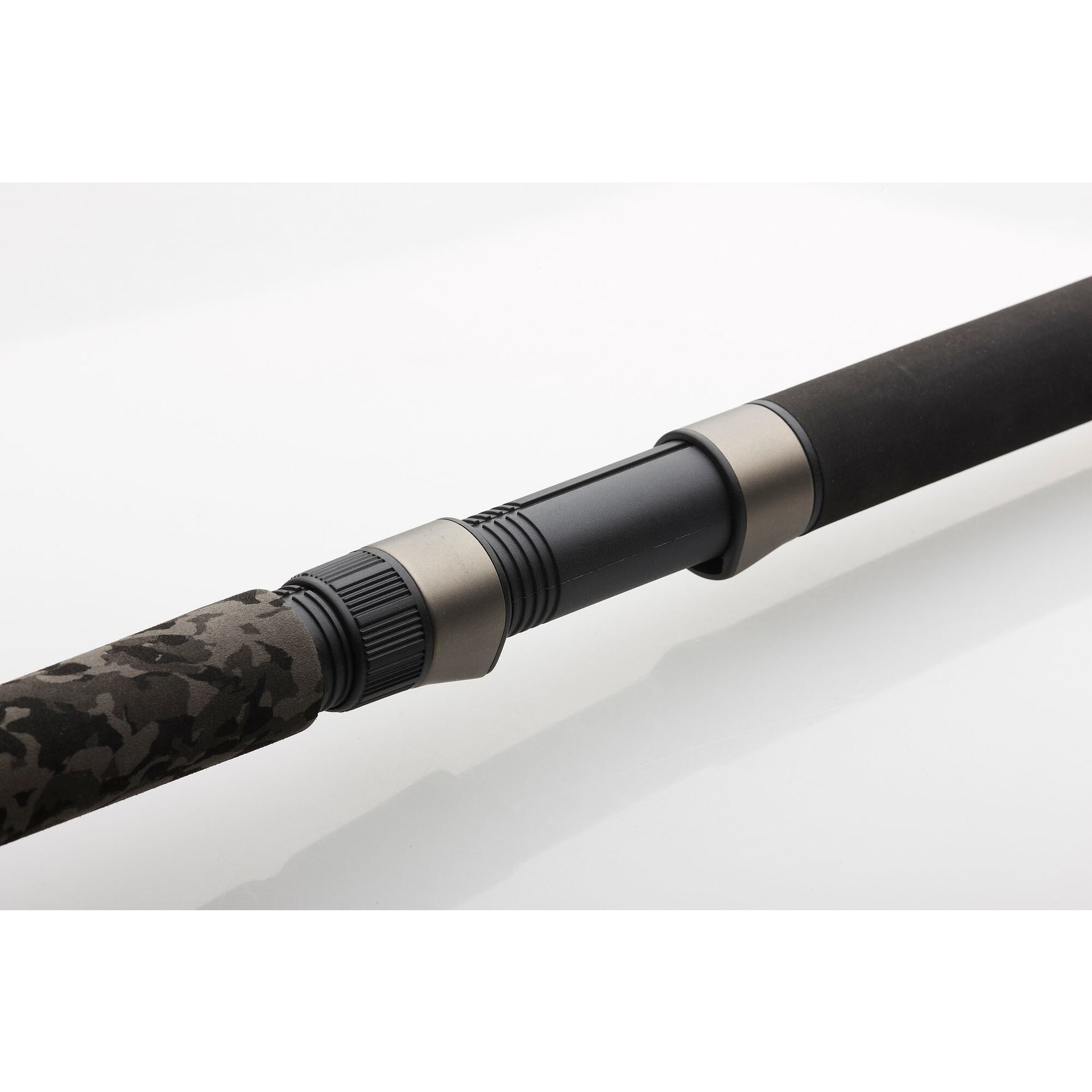 MADCAT Black Inline 210 Rod